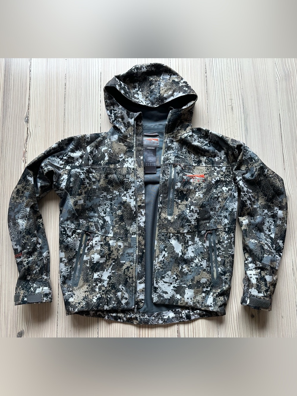 Men's Hooded Softshell Downpour Rain Jacket in Sitka Elevated II Camo, Size M